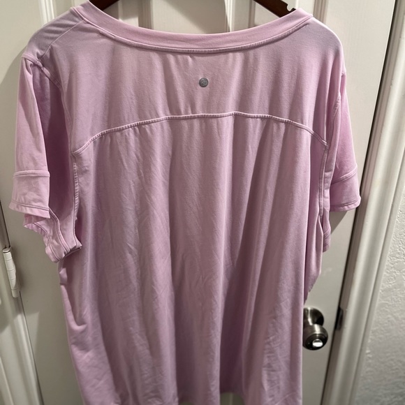 Zella Pink V Neck Active Shirt- New Without Tags- 3X - Picture 2 of 5